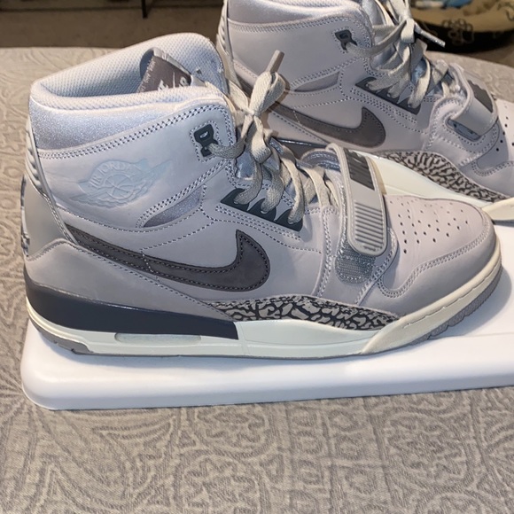 Air Jordan Legagcy 312 - Wolf Grey (WORN) - Picture 3 of 17